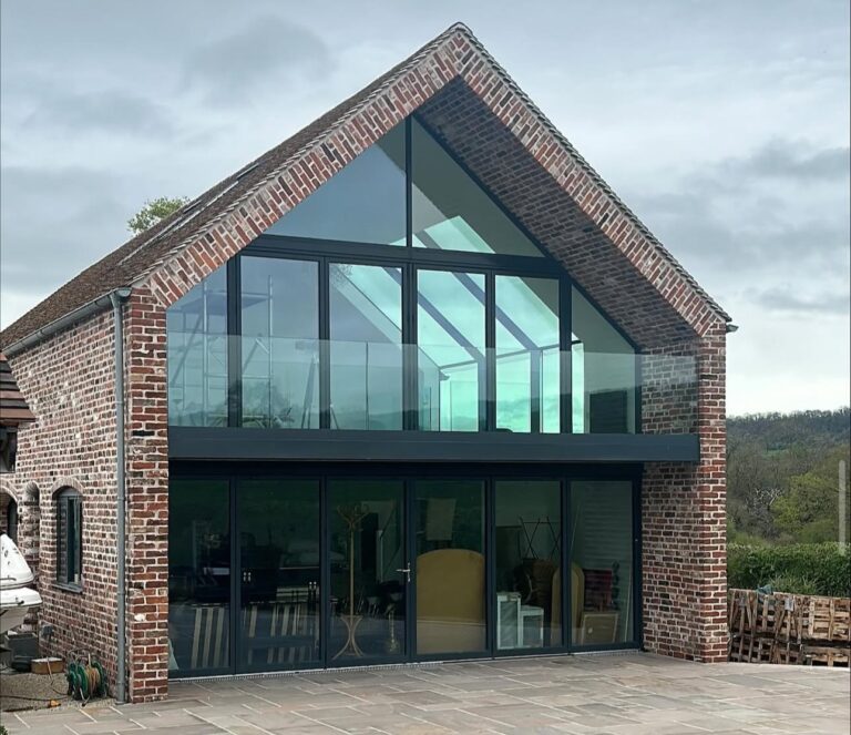 floor to ceiling fixed frame windows